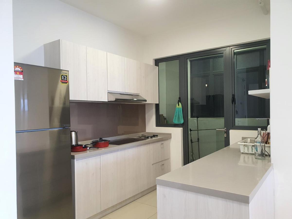 Apartment United Point 6 Pax Near Mont Kiara Desa Park Kepong
