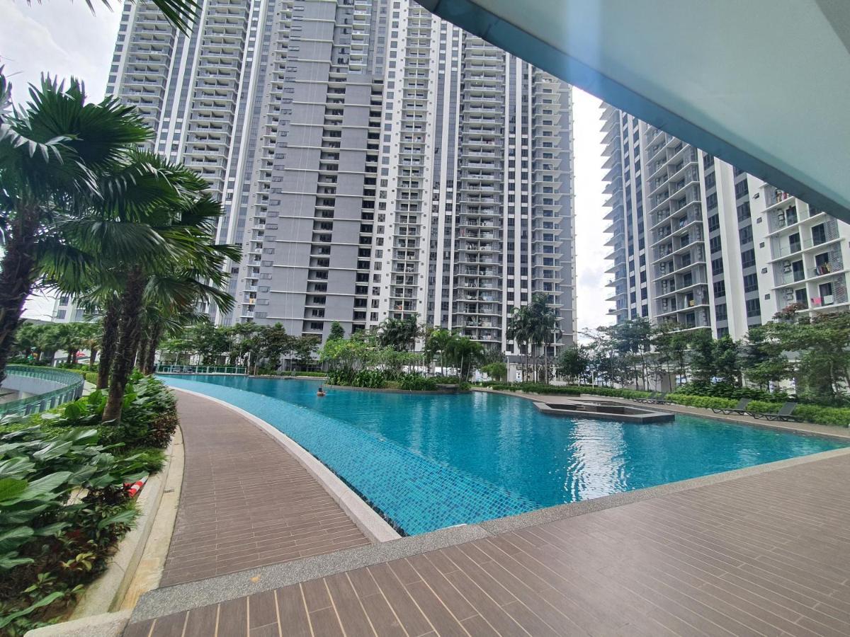 United Point 6 Pax Near Mont Kiara Desa Park Kepong Apartment
